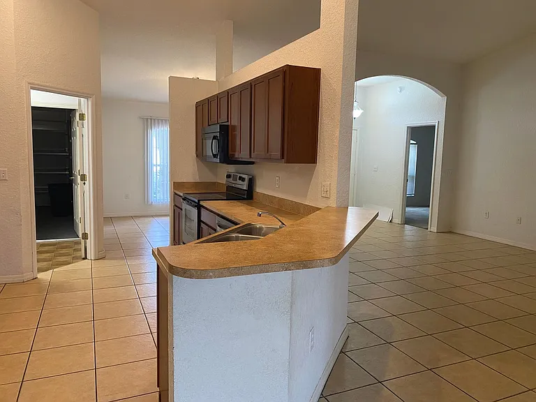 2202 Morning Mist Ave — Photo 3