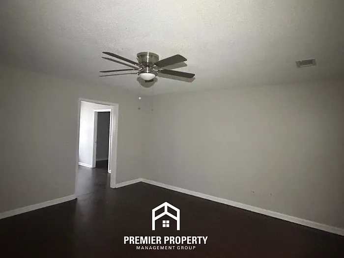 3605 Cordell St — Photo 3