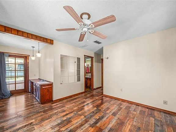 4th image of 115 Holly Hill Dr
