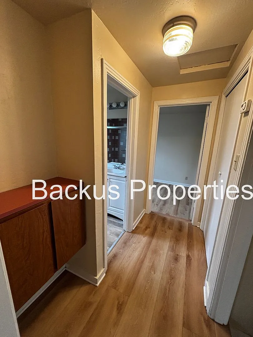 E. Acacia St 15 — Photo 4
