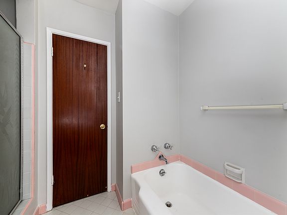 5th image of 4605 Los Feliz Blvd APT 1