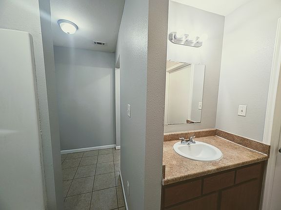 5th image of 134 S Bend Ct #A