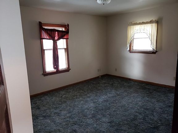 4th image of 114 Tremble Ave