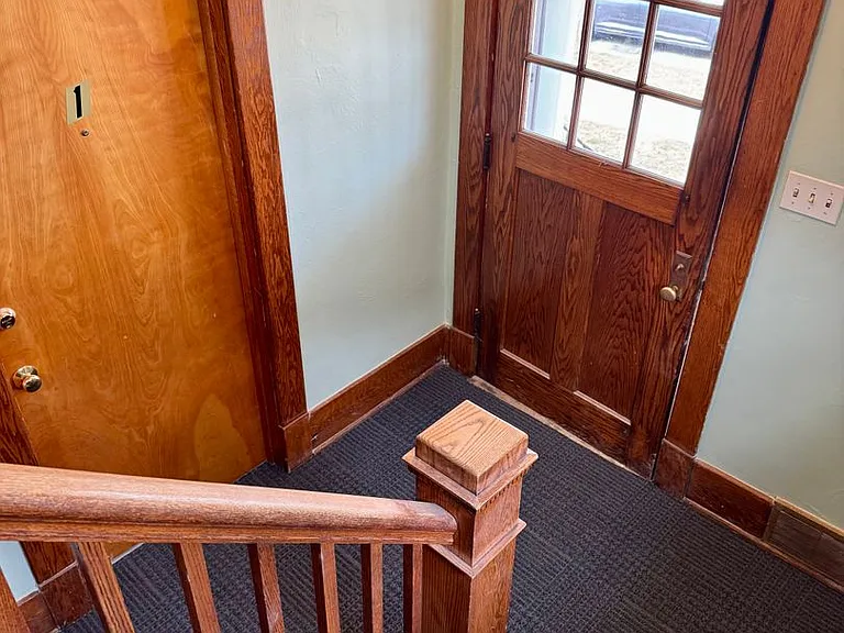 914 Vaughn St — Photo 11
