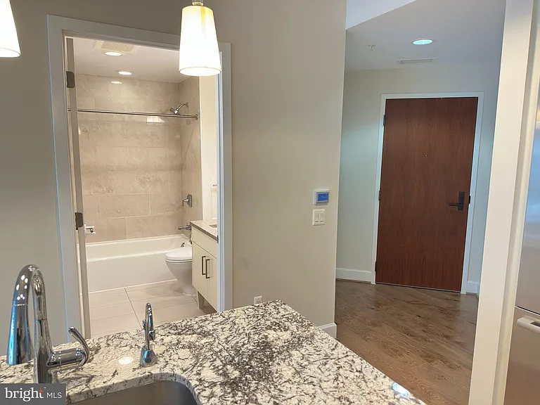 7171 Woodmont Ave #606 — Photo 8