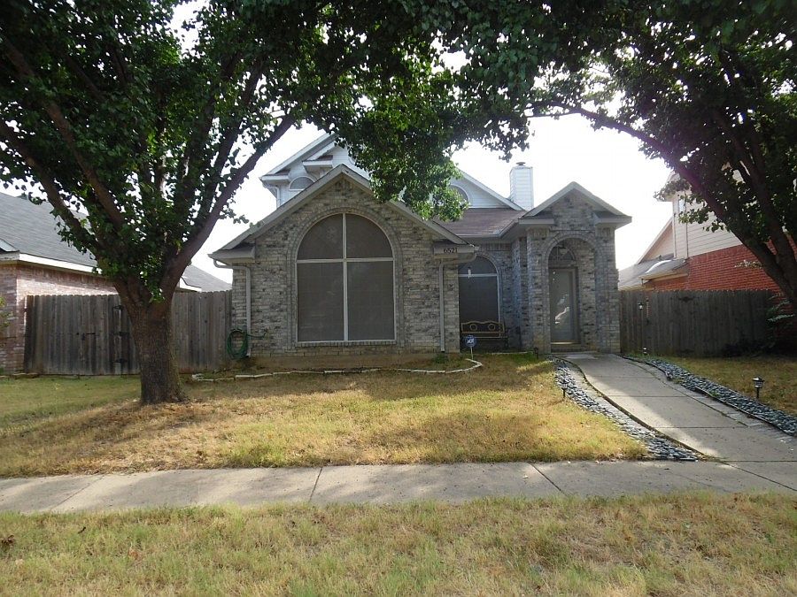1st image of 6521 White Oak Dr