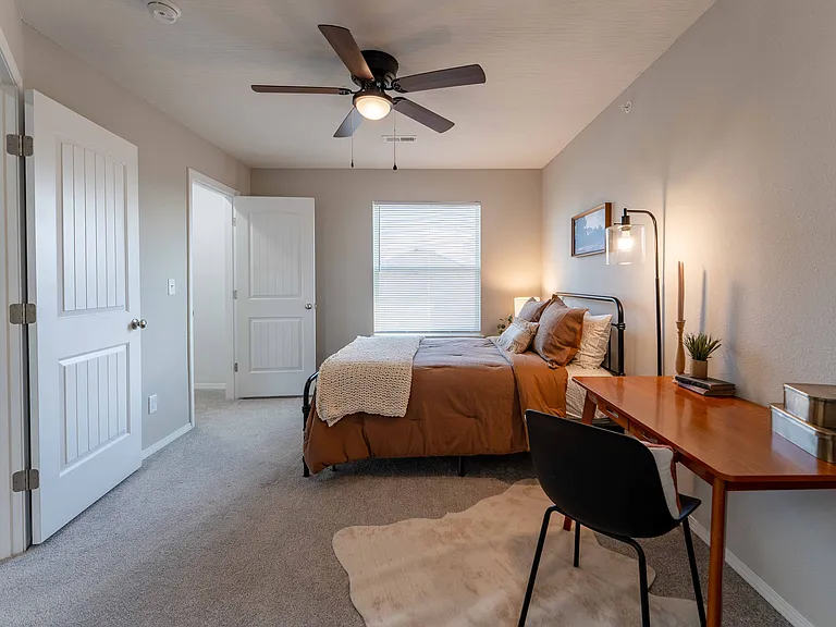 Oakwood Heights Townhomes — Photo 57
