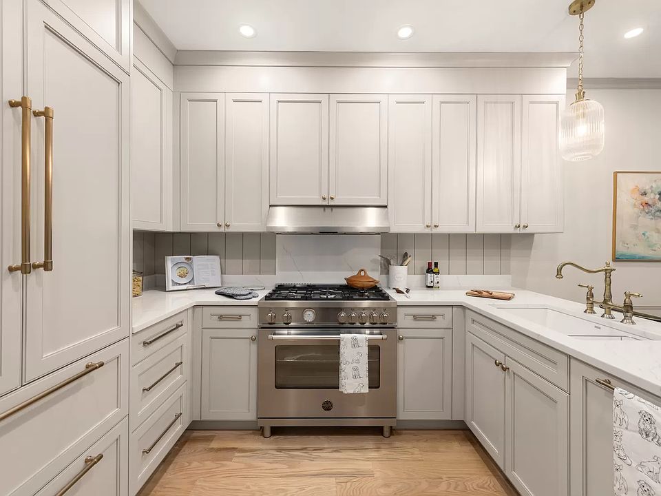 1st image of 686 Carroll St Floor 2