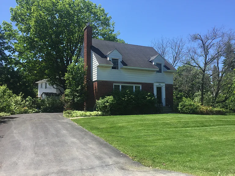 154 Sanford Ave — Photo 2