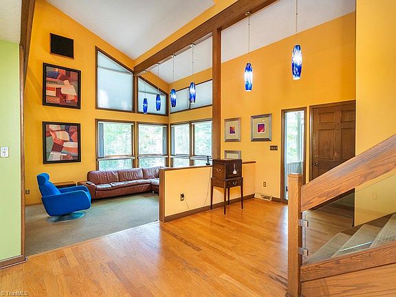 3rd image of 4005 Waldenbrook Ct