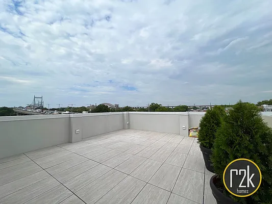 Rented by Realty 2000 Corp | media 31