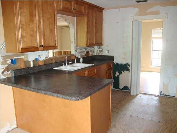 2nd image of 9788 Oakmont Ct
