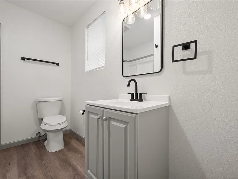 2207 Prairie Ave — Photo 14