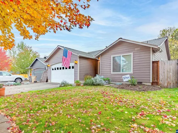 824 Trinity St NE, Albany, OR 97322