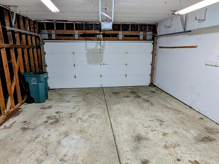 4676 Fairmont Dr — Photo 35