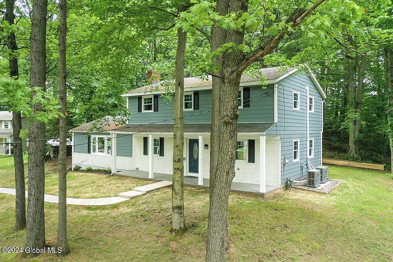 3rd image of 11 Garrison Lane