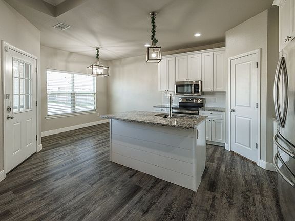 4th image of 7437 Sleepy Hollow Ln