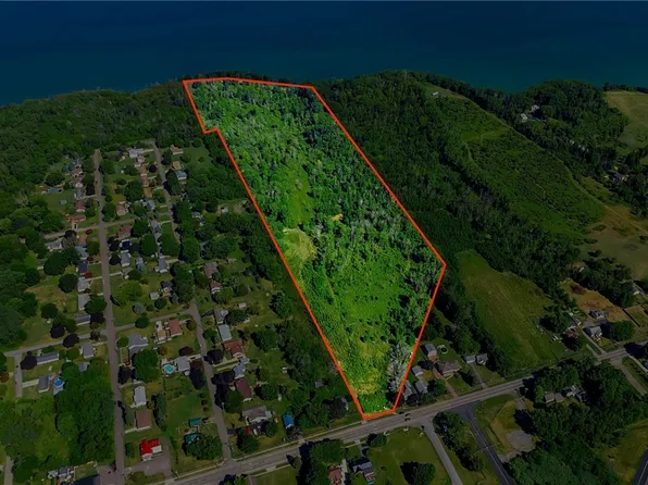 468 Lake Shore Dr E #3, Dunkirk, NY 14048