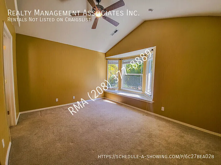 1611 S Michigan Ave — Photo 6