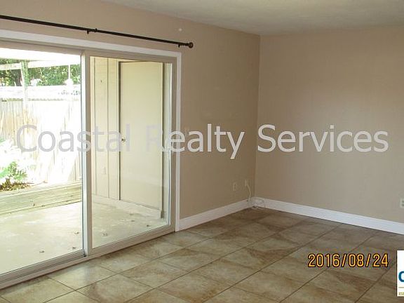 3rd image of 30 Baywood Ct