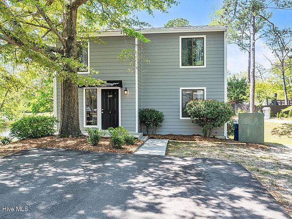 4th image of 609 Mason Knoll Court