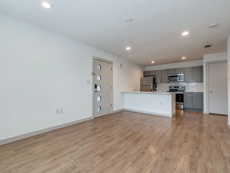 Royal Palms - Updated units on Gaston Ave | Close to Lakewood Shopping Center! — Photo 17