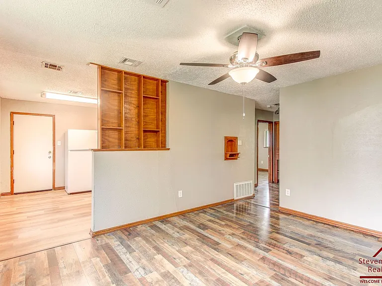 1436 NW Ozmun Ave — Photo 9