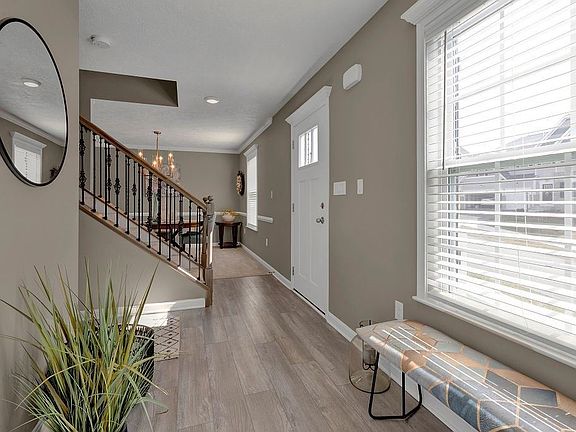 2nd image of 210 Doria Ann Dr