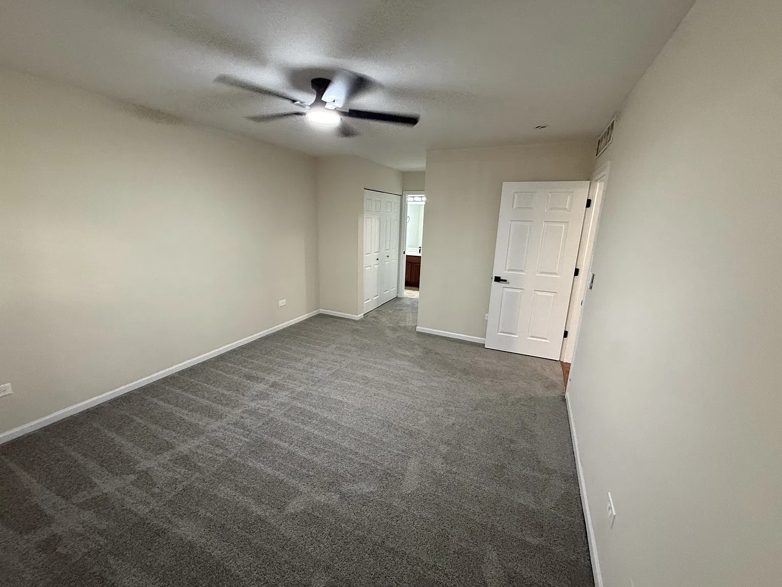 2 bed, 1200 sqft, $2,495 — Photo 2