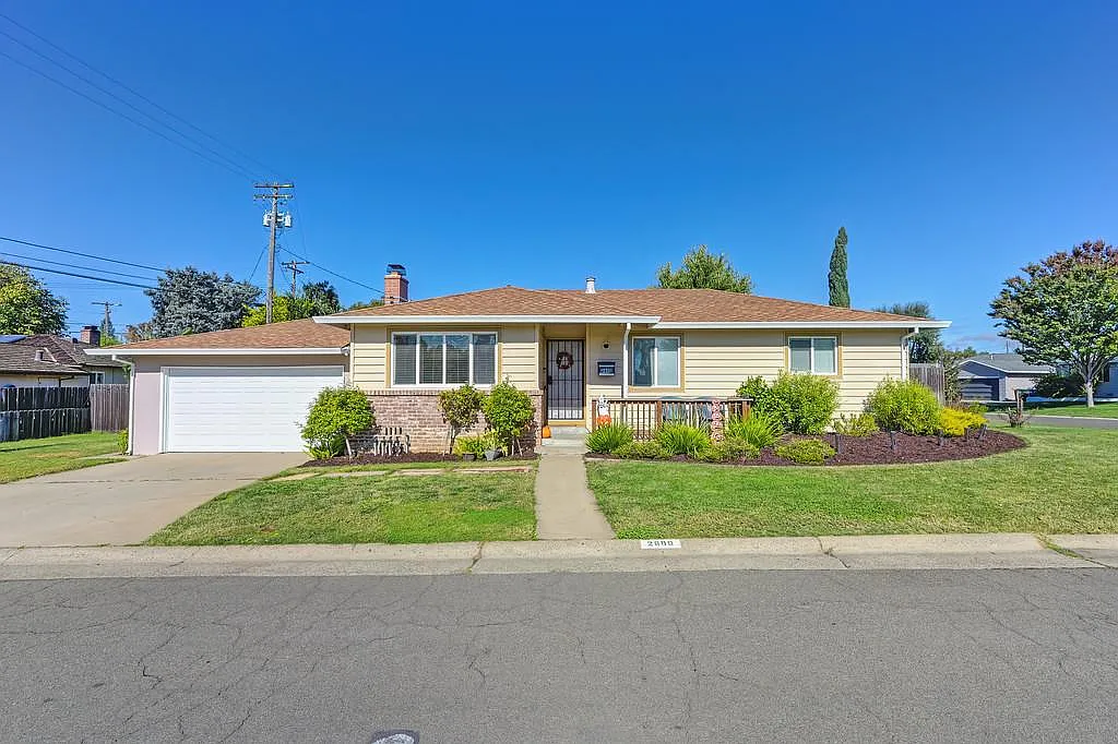 2600 Garrett Way photo 1