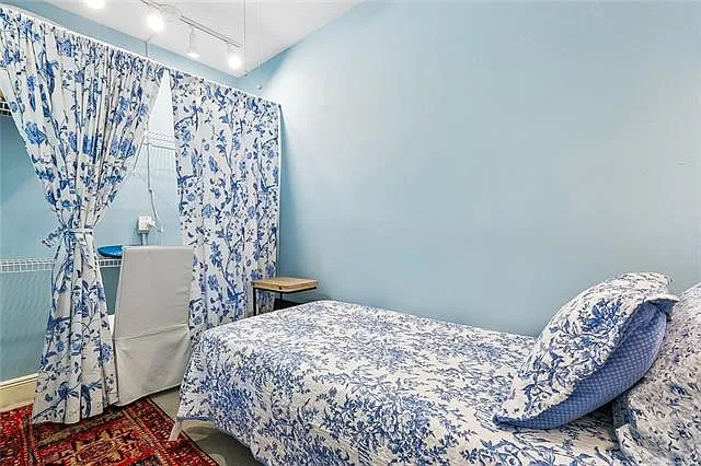 800 Rue Burgundy St #223 — Photo 12