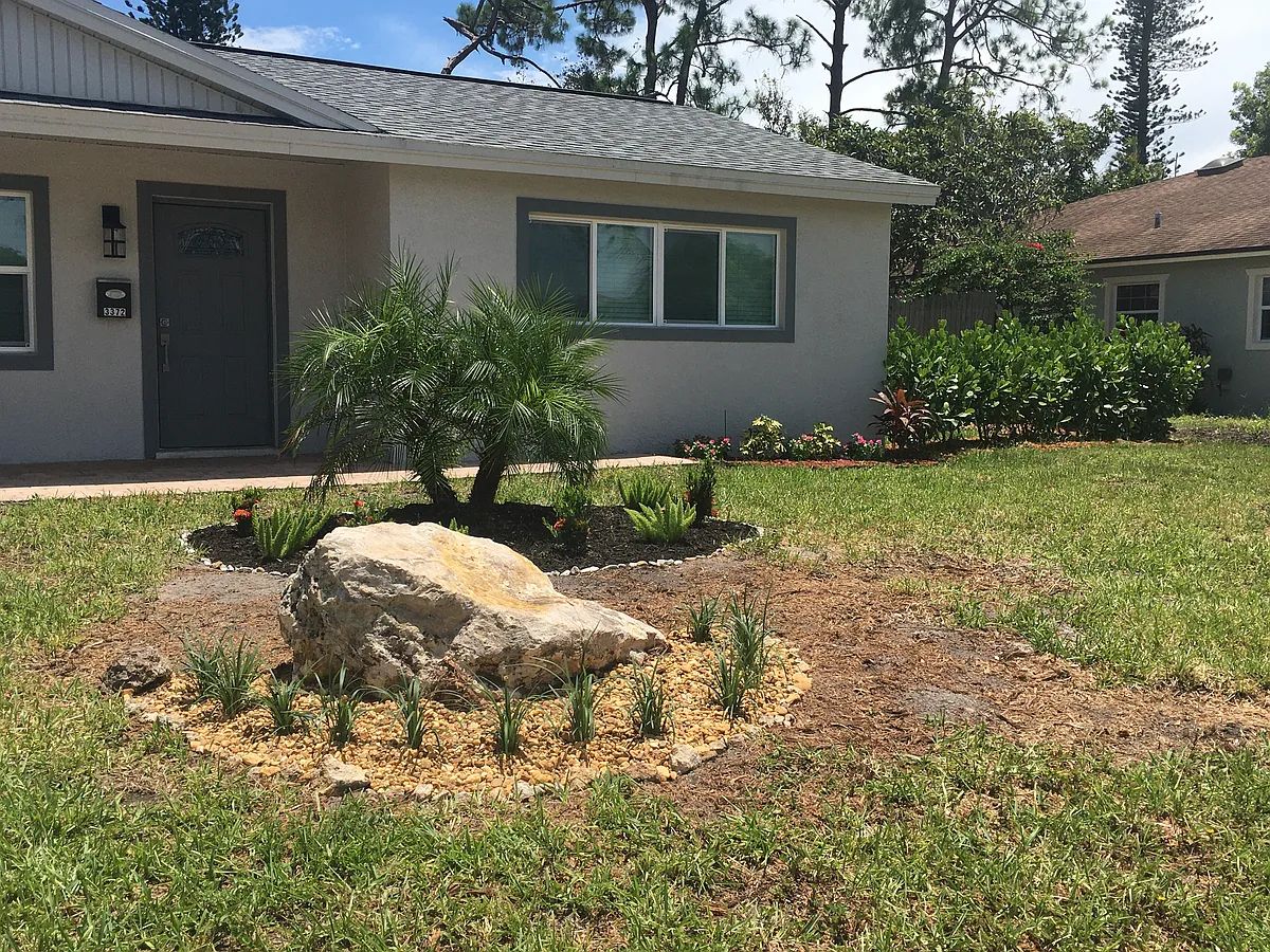 Building Photo - 3372 Poinciana St