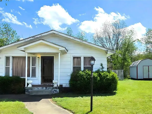 204 10th Ave NE, Ardmore, OK 73401