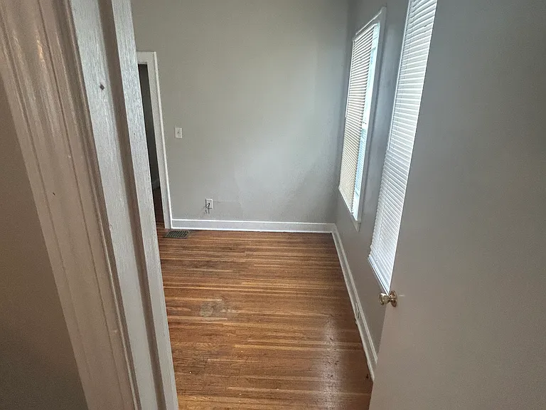 526 E Barbee Ave — Photo 7