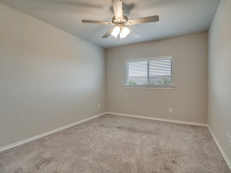 3032 Shire Dr — Photo 7
