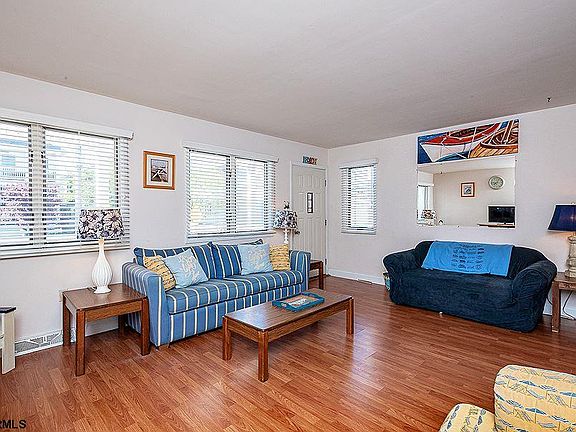 4th image of 1413 Asbury Ave #1413