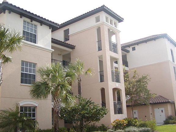 Turnberry condo building w/ elevator