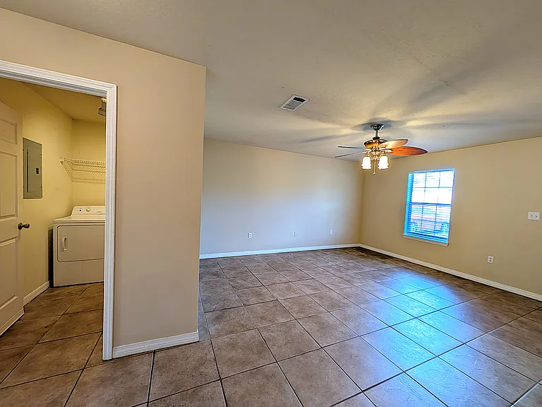 1114 Howell Rd #A — Photo 6