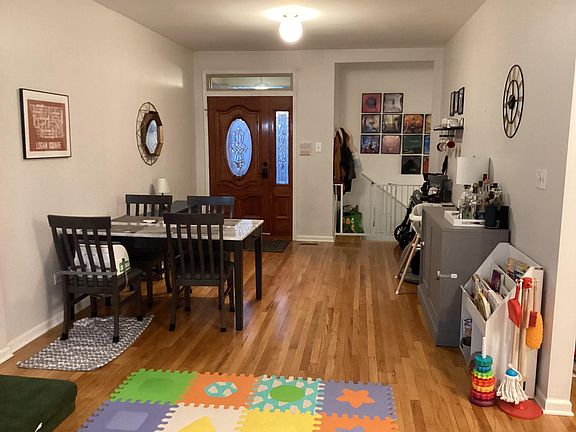 4th image of 2545 N Avers Ave APT 1R