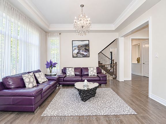 3rd image of 23 Macmurchy Ave