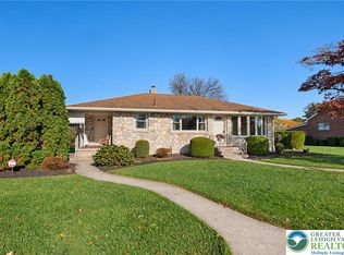 425 W Vine St, Fleetwood, PA 19522