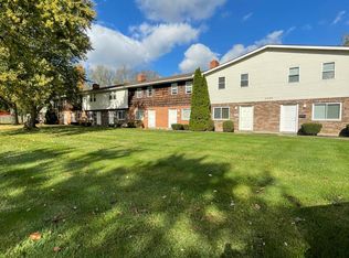 2200 Lake Glen Ct #J, Dayton, OH 45459
