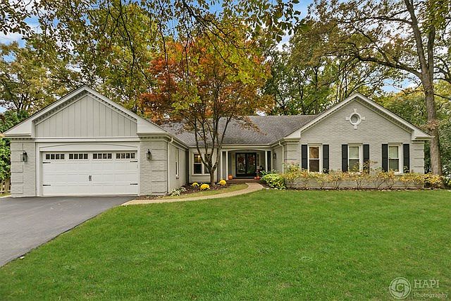 1st image of 224 Surrey Ln