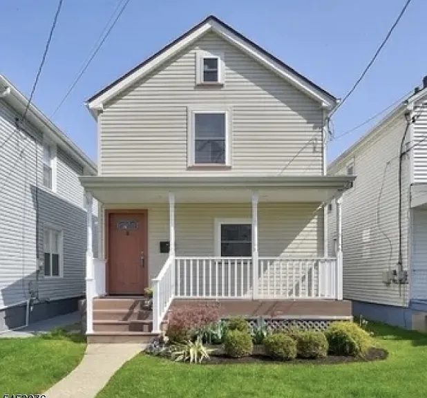 443 Downer St — Photo 1