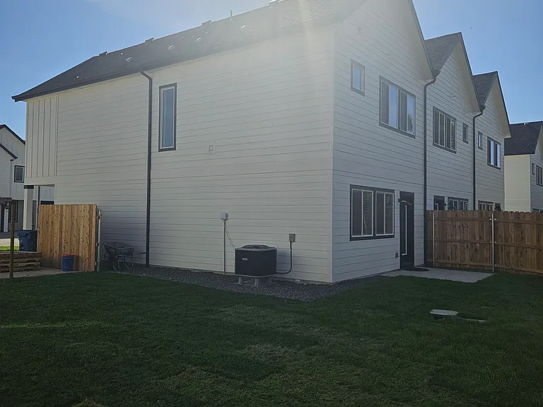 127 N Trifecta Ln — Photo 16