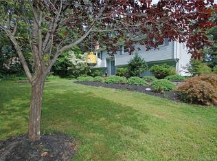 869 Peter Rd S, Southbury, CT 06488