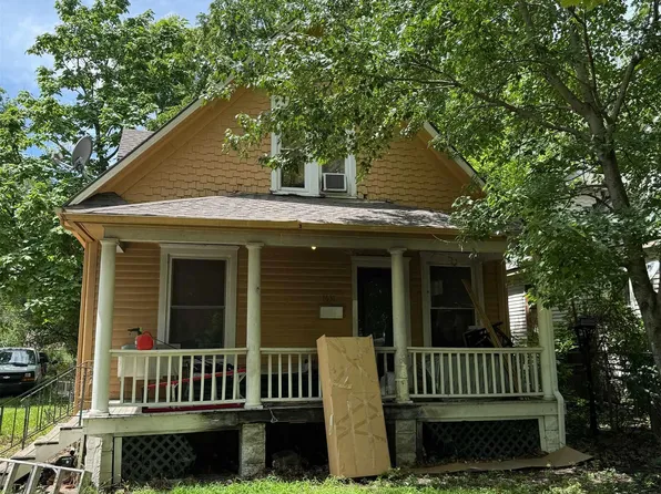 1631 SW Buchanan St, Topeka, KS 66604