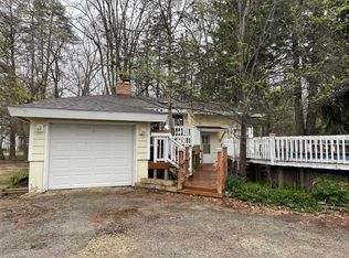 1704 N Riverside Dr, McHenry, IL 60050