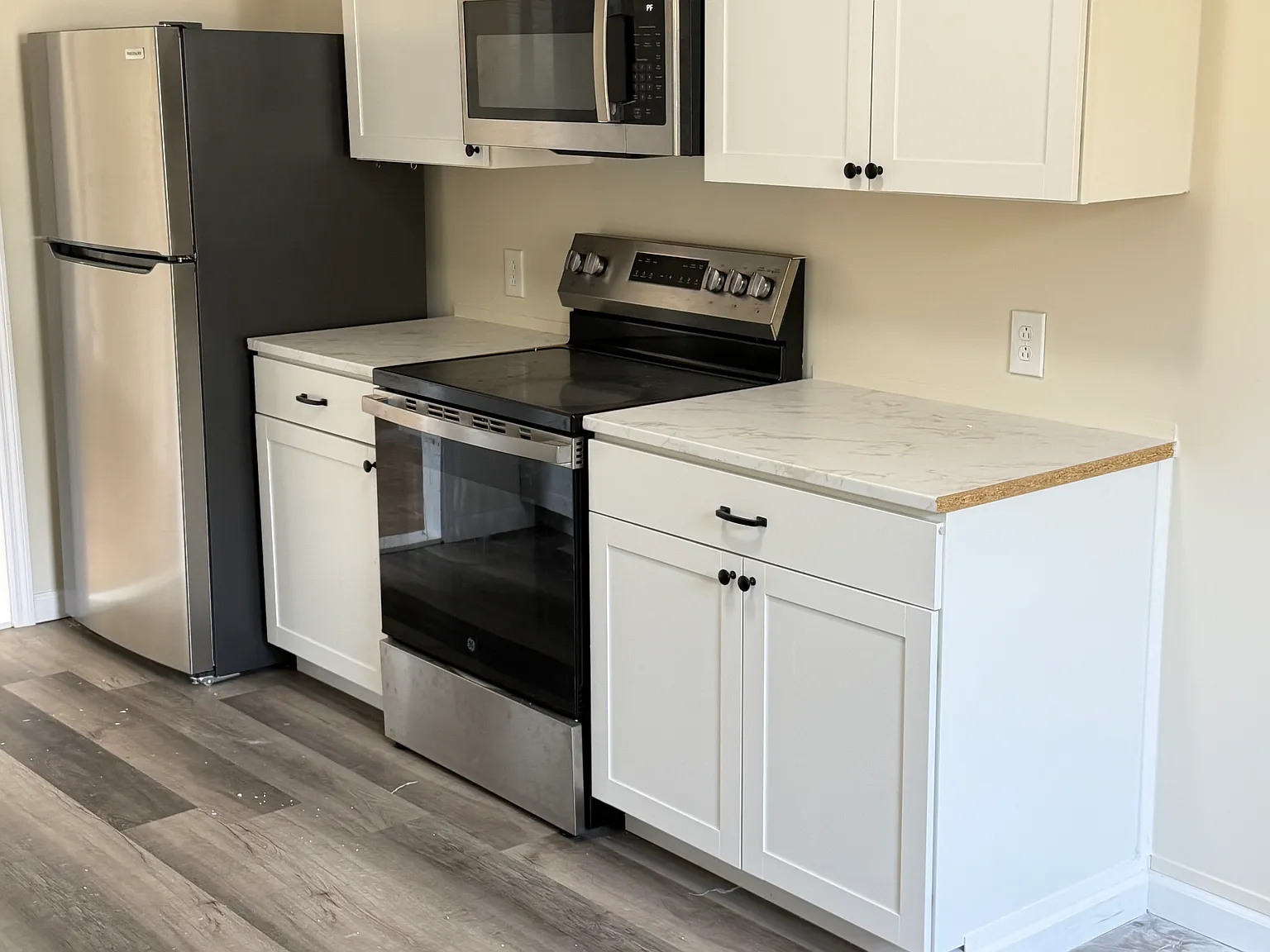 3 bed, $1,200 — Photo 3