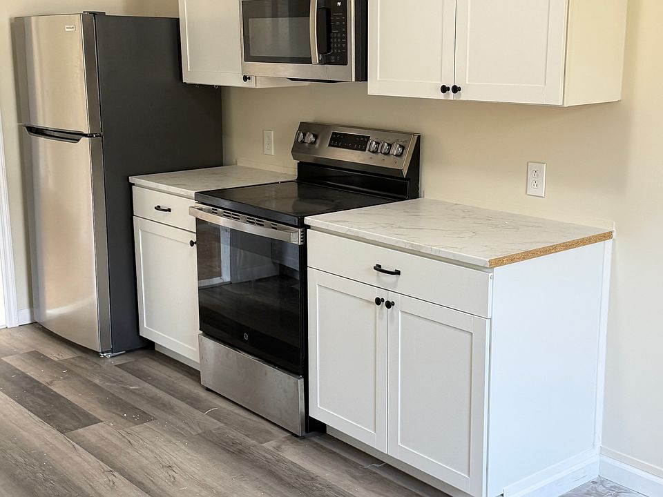 1st image of 551 N Lee Ave #1